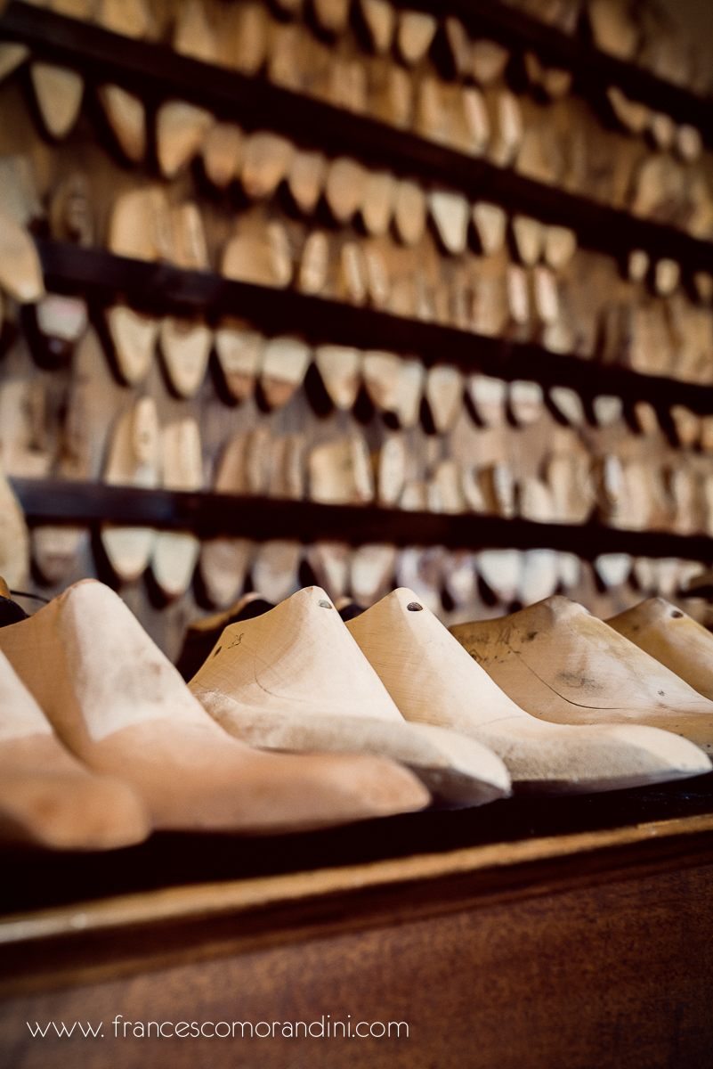 Roberto Ugolini, storia di un artigiano fiorentino. | Forme e Texture di scarpe